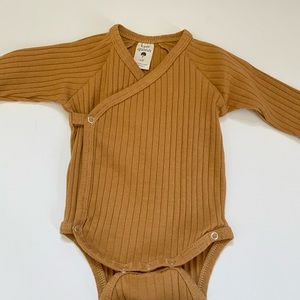 Kate Quinn ribbed kimono onesie in apple cinnamon long sleeve
